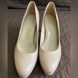 NATURALIZER Nude 6.5 pumps